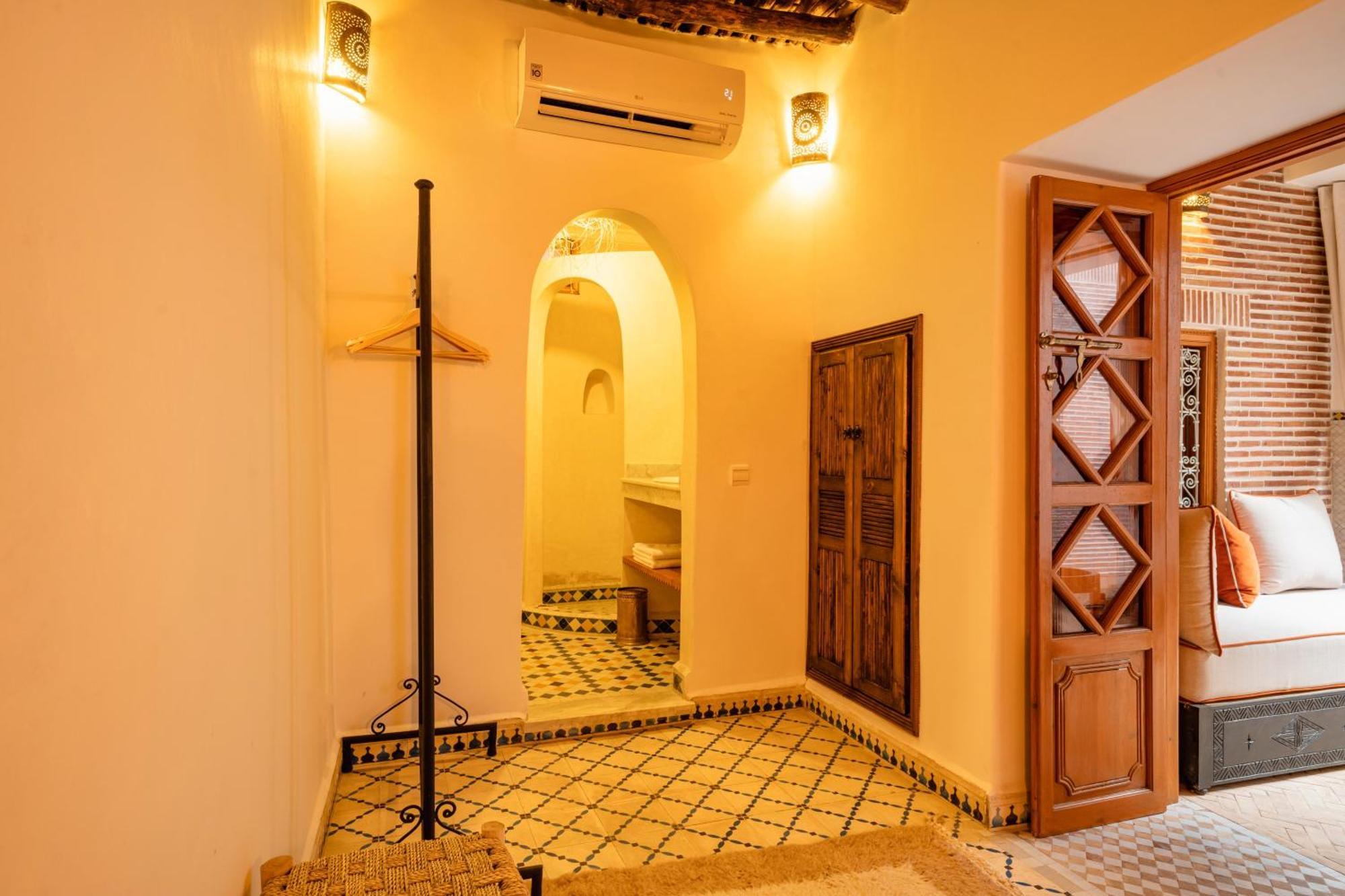 Riad The D'Orient - Piscine Privee - Petit Dejeuner Марракеш Экстерьер фото